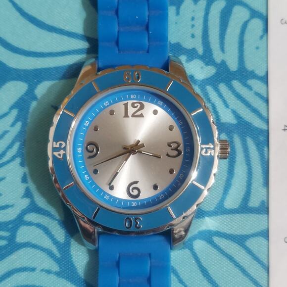 Watch with New Battery from Estate Sale ID16 - Picture 1 of 2